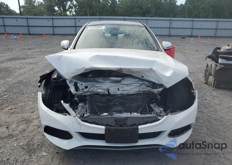 2018 Mercedes-Benz C 300 4Matic z USA, uszkodzony, nr VIN WDDWF4KB3JR345539